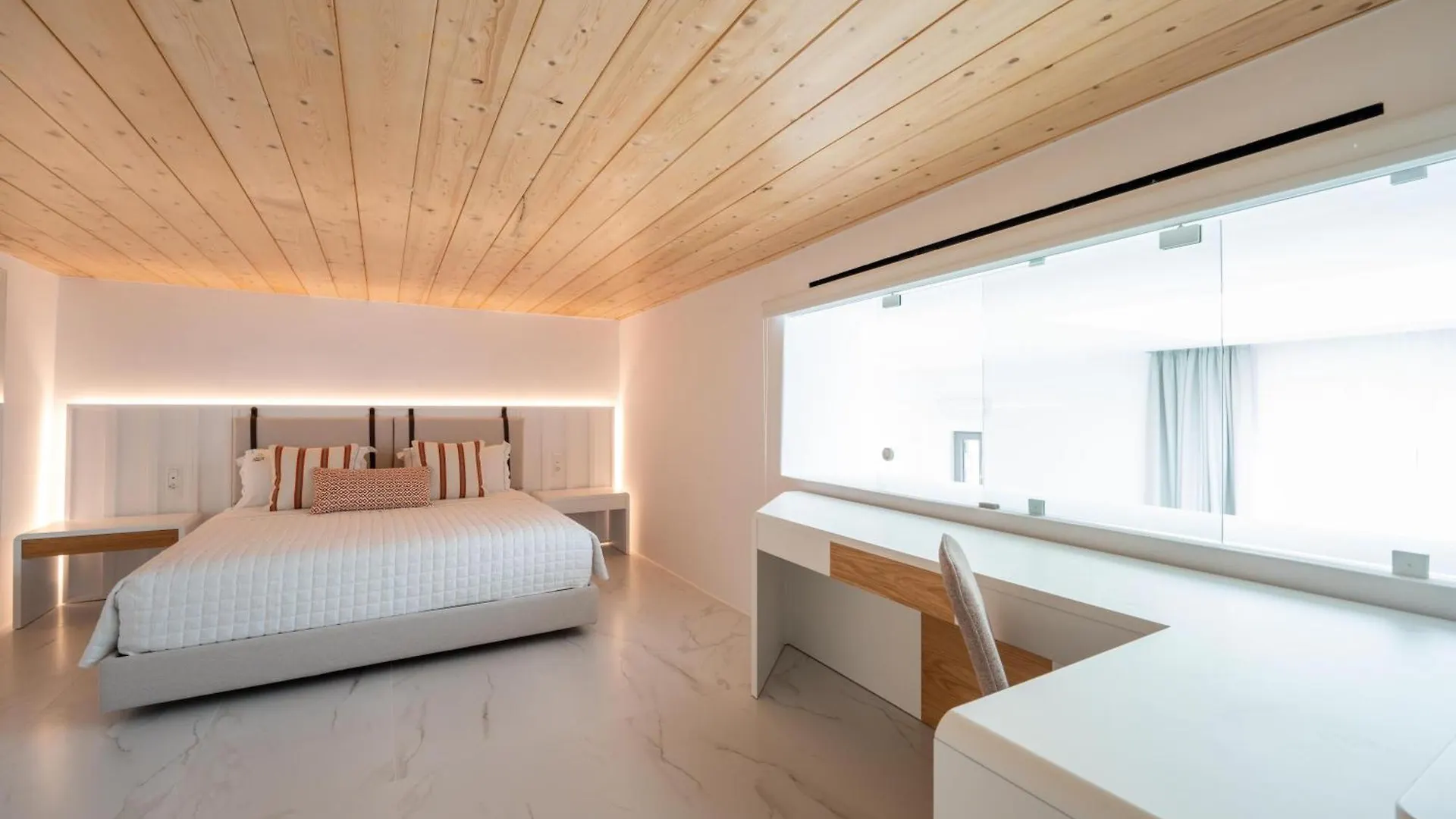 Arcs Suites & Residences Mykonos Town