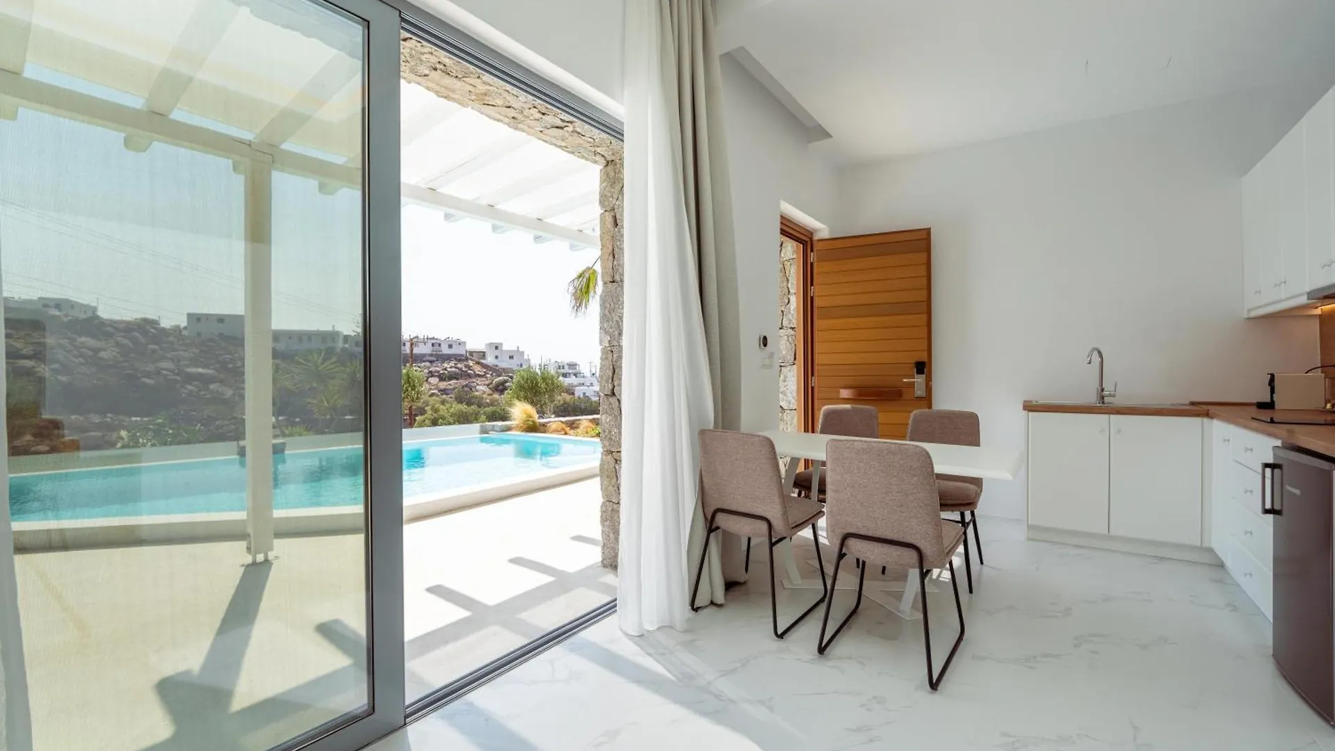 Arcs Suites & Residences Mykonos Town 3*,  Griechenland