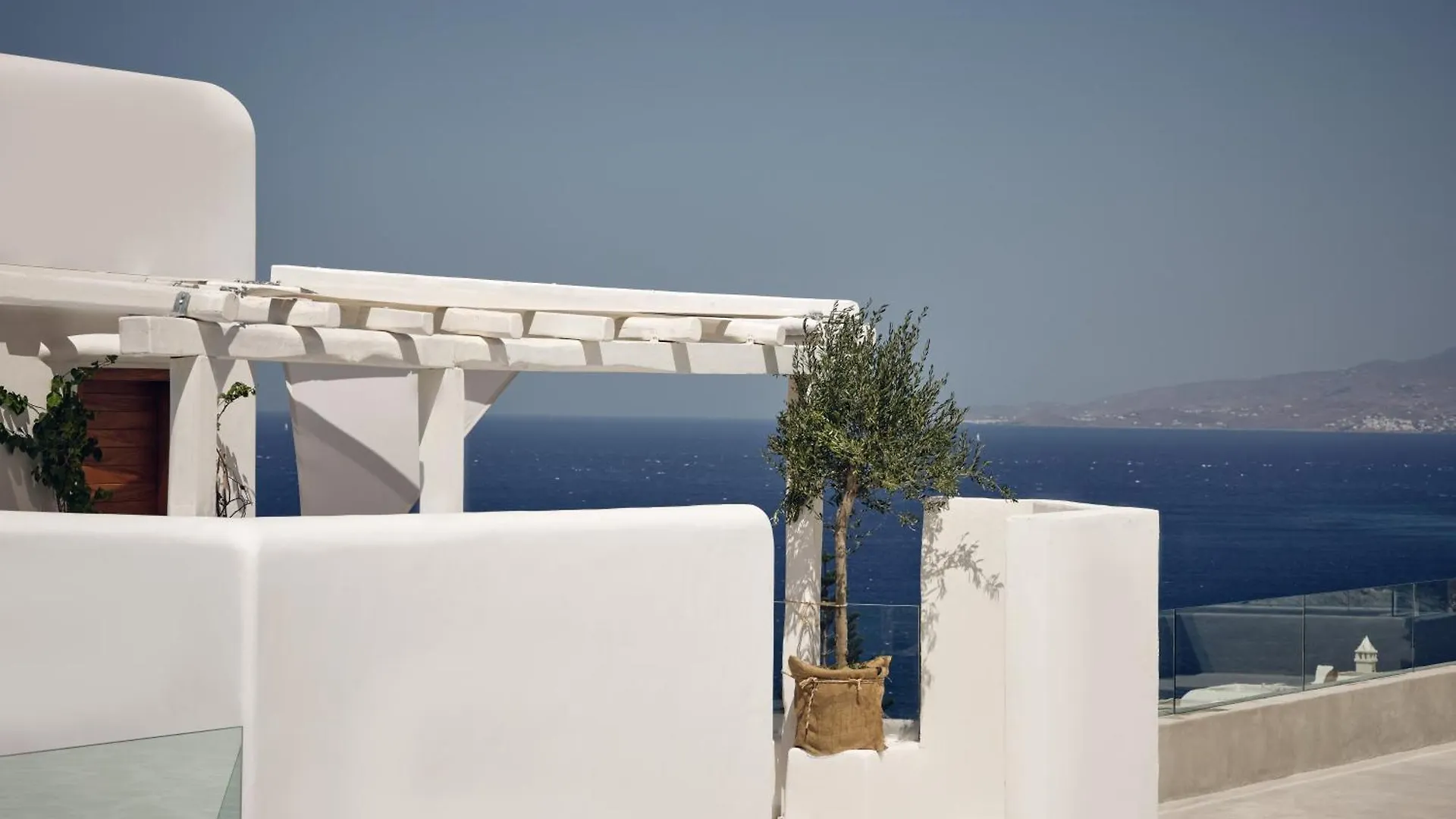 Arcs Suites & Residences Mykonos Town Hotel
